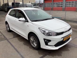 Salvage car Kia Rio Rio IV (YB), Hatchback, 2017 1.0i T-GDi 100 MHEV 2023/5