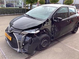 Uttjänta bilar auto Toyota Yaris Yaris III (P13), Hatchback, 2010 / 2020 1.0 12V VVT-i 2015/10