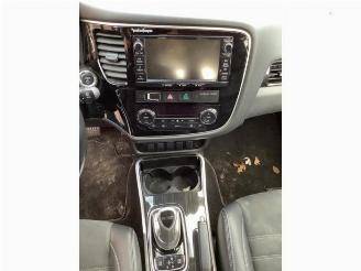 Mitsubishi Outlander Outlander (GF/GG), SUV, 2012 / 2022 2.0 16V PHEV 4x4 picture 13