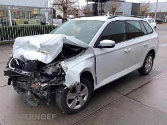 Coche siniestrado Skoda Fabia Fabia III Combi (NJ5), Combi 5-drs, 2014 / 2022 1.0 TSI 12V 2018/1