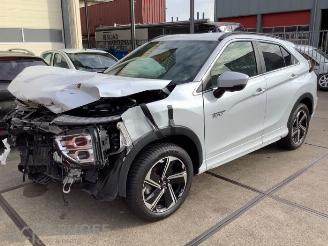 Salvage car Mitsubishi Eclipse Cross Eclipse Cross (GK/GL), SUV, 2017 2.4 16V PHEV 4x4 2023/6