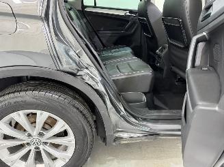 Volkswagen Tiguan 1.4 TSI Comf.Business Pano picture 36