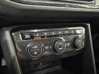 Volkswagen Tiguan 1.4 TSI Comf.Business Pano picture 19