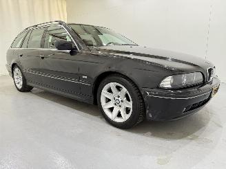 Schadeauto BMW 5-serie Touring 525i Special Exe Aut 2002/1