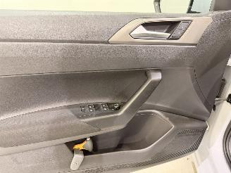 Volkswagen Polo VI HB 1.6 TDI Comfort Navi picture 37