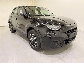 krockskadad bil auto Fiat 600 1.2 Hybrid 100/110ps DCT6 Clima/Apple 2025/3