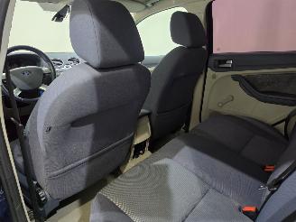 Ford Focus Wagon 1.6-16V Futura AUT 75Kw picture 33