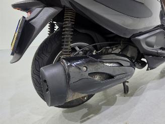 Piaggio X10 350 Executive BS 25kw Bjr.2018 picture 13