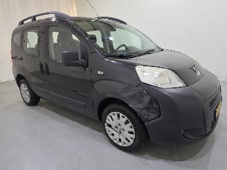 krockskadad bil auto Peugeot Bipper 1.4i 54kW Schuifdeuren Bjr.2010 2010/6