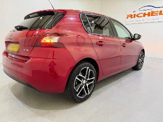 Peugeot 308 HB 1.2 PureTech Blue Lease Executive picture 6