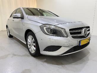 skadebil auto Mercedes A-klasse 180 CDI Style Prestige 2015/9