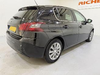 Peugeot 308 HB 1.2 PureTech Allure Pano picture 6
