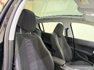 Peugeot 308 HB 1.2 PureTech Allure Pano picture 8