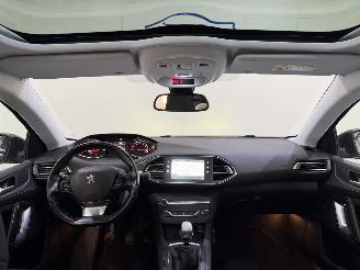 Peugeot 308 HB 1.2 PureTech Allure Pano picture 25