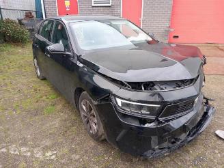 Vrakbiler auto Opel Astra Astra L (F3/FB/FM/FP), Hatchback 5-drs, 2021 1.2 Turbo 110 12V 2023/10