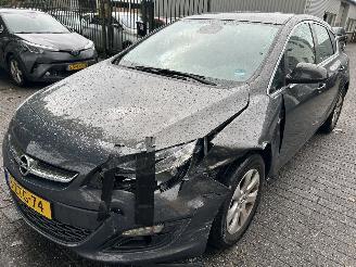 Voiture accidenté Opel Astra 1.4 Edition  5 Drs 2015/3