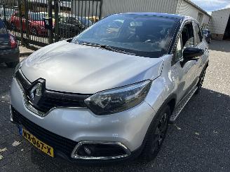 Voiture accidenté Renault Captur 1.2 TCe Automaat Limited 2017/5