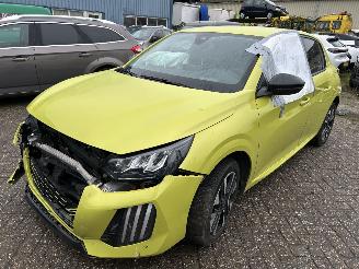 Damaged car Peugeot e-208 EV Style   50 kWh  Automaat   ( Nieuw Prijs 37000,00 ) 2025/2