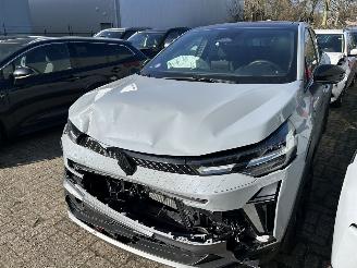 Voiture accidenté Renault Captur 1.6 E-Tech Full Hybrid Esprit Alpine  Automaat  ( NW Prijs 41000,00 ) 2025/5