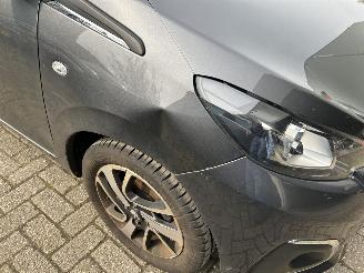 Peugeot 108 1.0 e-VTI  Allure Top picture 4