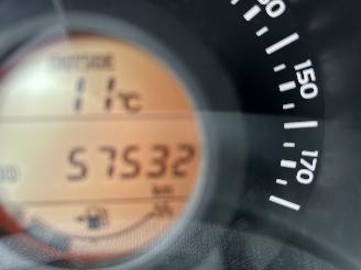 Peugeot 108 1.0 e-VTI  Allure Top picture 10