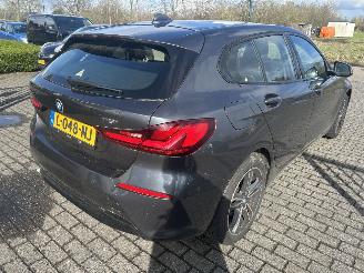 BMW 1-serie 118i  Automaat   5 Drs picture 4