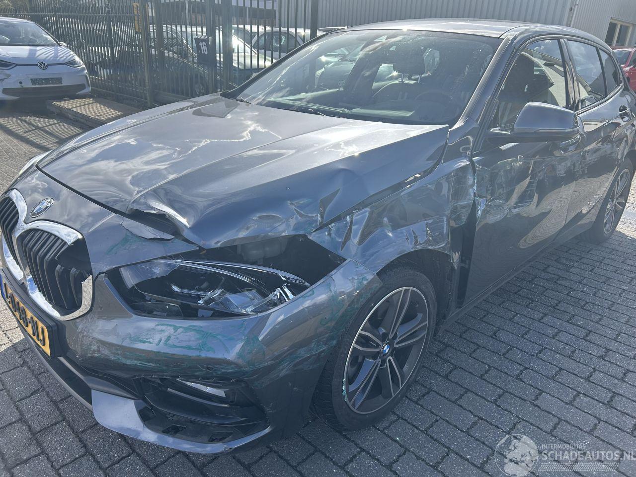 BMW 1-serie 118i  Automaat   5 Drs