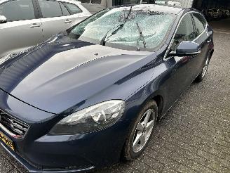 Voiture accidenté Volvo V-40 2.0 D 4  Summum Business 2014/12