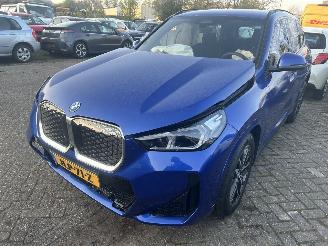 krockskadad bil auto BMW iX1 E Drive 20 M Sport Edition  ( Nieuwprijs 58000,00 ) 2025/11