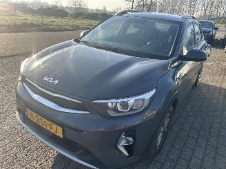 Damaged car Kia Stonic 1.0 T-GDI  Hybrid Dynamic Line 2022/8