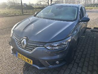 Damaged car Renault Mégane Stationcar 1.2 TCe 2021/12