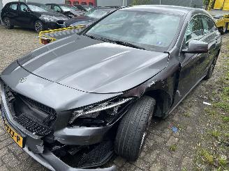 skadebil auto Mercedes Cla-klasse Shooting Brake 180 D Business Sol AMG  Automaat 2017/6