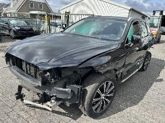 skadebil auto Volvo Xc-60 2.0  T5 AWD Inscription  Automaat 2019/2