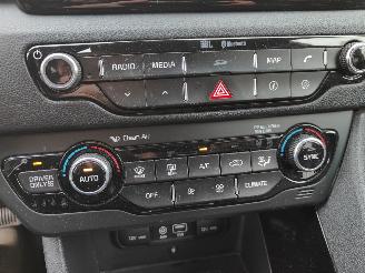 Kia Niro 1.6 GDi Hybrid ExecutiveLine picture 12