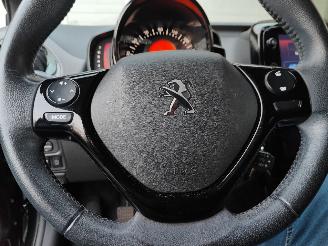 Peugeot 108 1.0 e-VTI Allure Clima Cruise picture 13