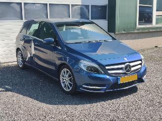 Mercedes B-klasse 180 Ambition Aut. Cruise Clima Navi picture 3