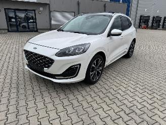 skadebil auto Ford Kuga Vignale 1.5 Panorama B&O LED Leder Navi Vol opties 2021/11