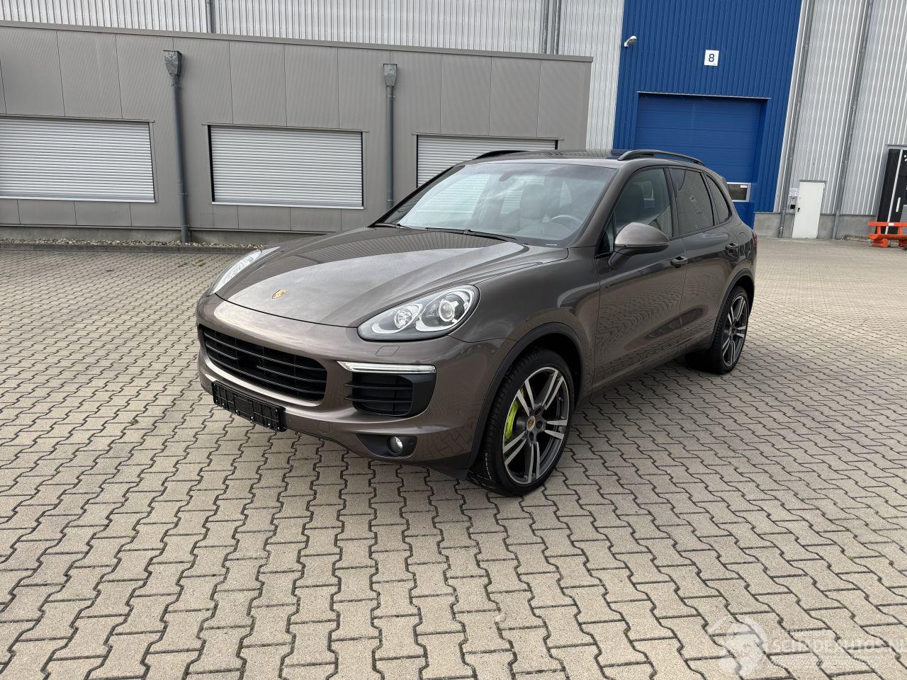 Porsche Cayenne S E-HYBRID Panorama Xenon Leder Voll
