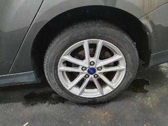 Ford Focus 1.0 EcoBoost 100pk picture 21