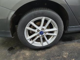 Ford Focus 1.0 EcoBoost 100pk picture 17