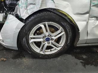 Ford Focus 1.0 EcoBoost Trend picture 36