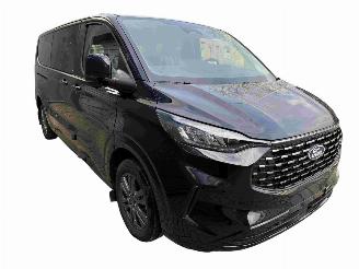  Ford Tourneo Custom LWB Titanium X 2025/1