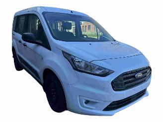 Salvage car Ford Tourneo Connect SWB Trend 2023/10