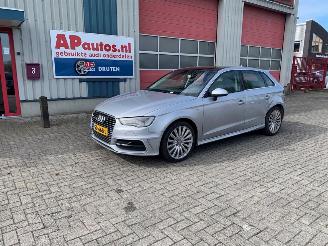 krockskadad bil auto Audi A3 SPORTBACK E-TRON 2015/4