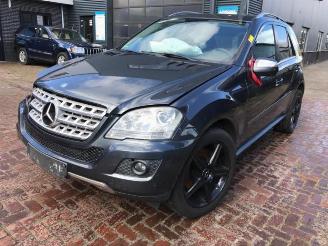 Coche siniestrado Mercedes ML ML II (164/4JG), SUV, 2005 / 2011 4.0 ML-450 CDI 4-Matic V8 32V 2011