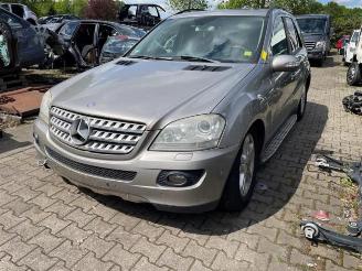 Salvage car Mercedes ML ML II (164/4JG), SUV, 2005 / 2011 3.0 ML-320 CDI 4-Matic V6 24V 2006/3