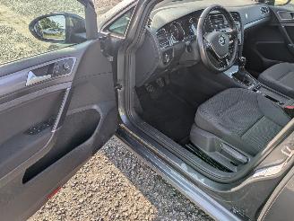 Volkswagen Golf 1.0 TSI picture 9
