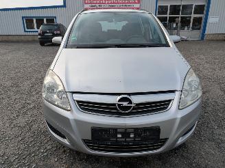 Opel Zafira 1.9 CDTI picture 2