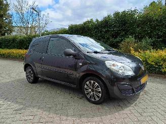 Damaged car Renault Twingo 1.2 Acces airco MOTORSCHADE 2007/10