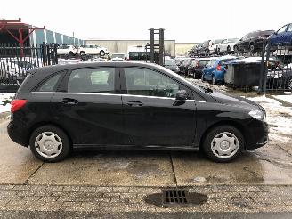 Coche accidentado Mercedes B-klasse B180 Automaat E6 2013/4